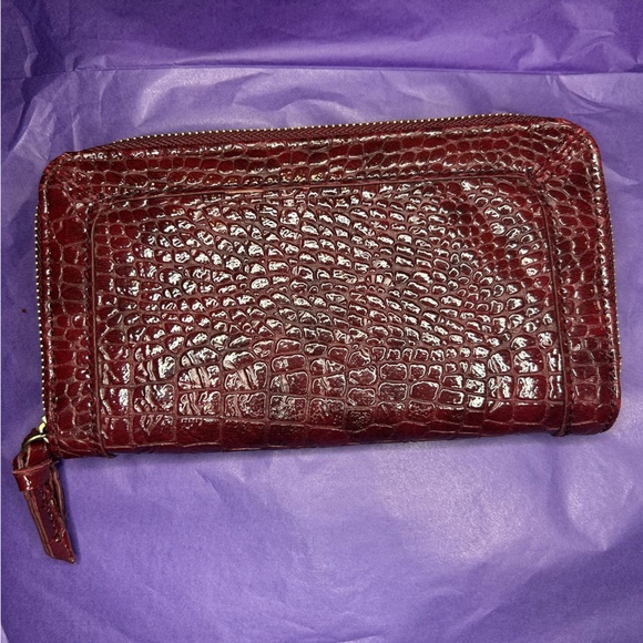 Steve Madden Faux Croc Wallet - Picture 2 of 6